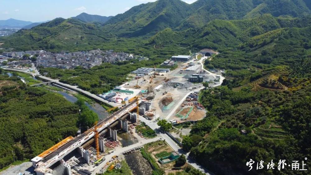 Xikou Station på Jinyong Railway, 10 minuters bilresa från den natursköna platsen, öppnar nästa år