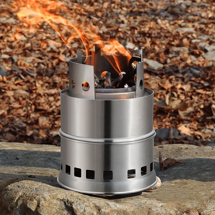 Camping ved BBQ spis